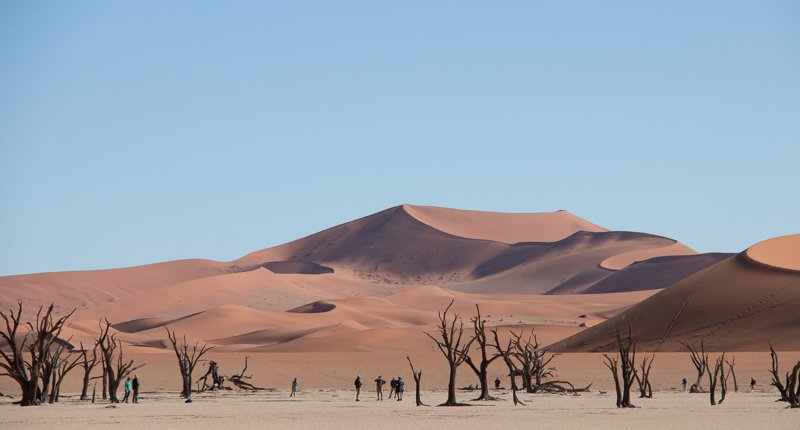 Angst zieht Grenzen. Mut überschreitet sie. Vertrauen öffnet den Raum dahinter.